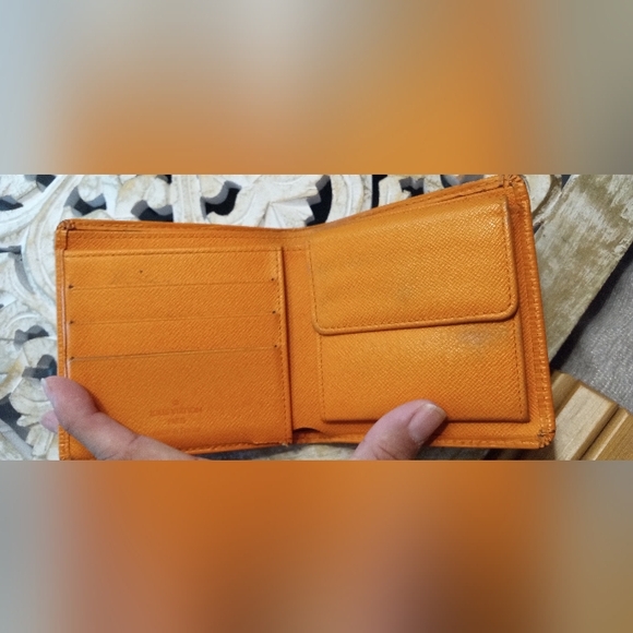 Sale ~ Louis Vuitton Epi Bifold Wallet, 🧡 Orange - 100% Authentic - Picture 4 of 12